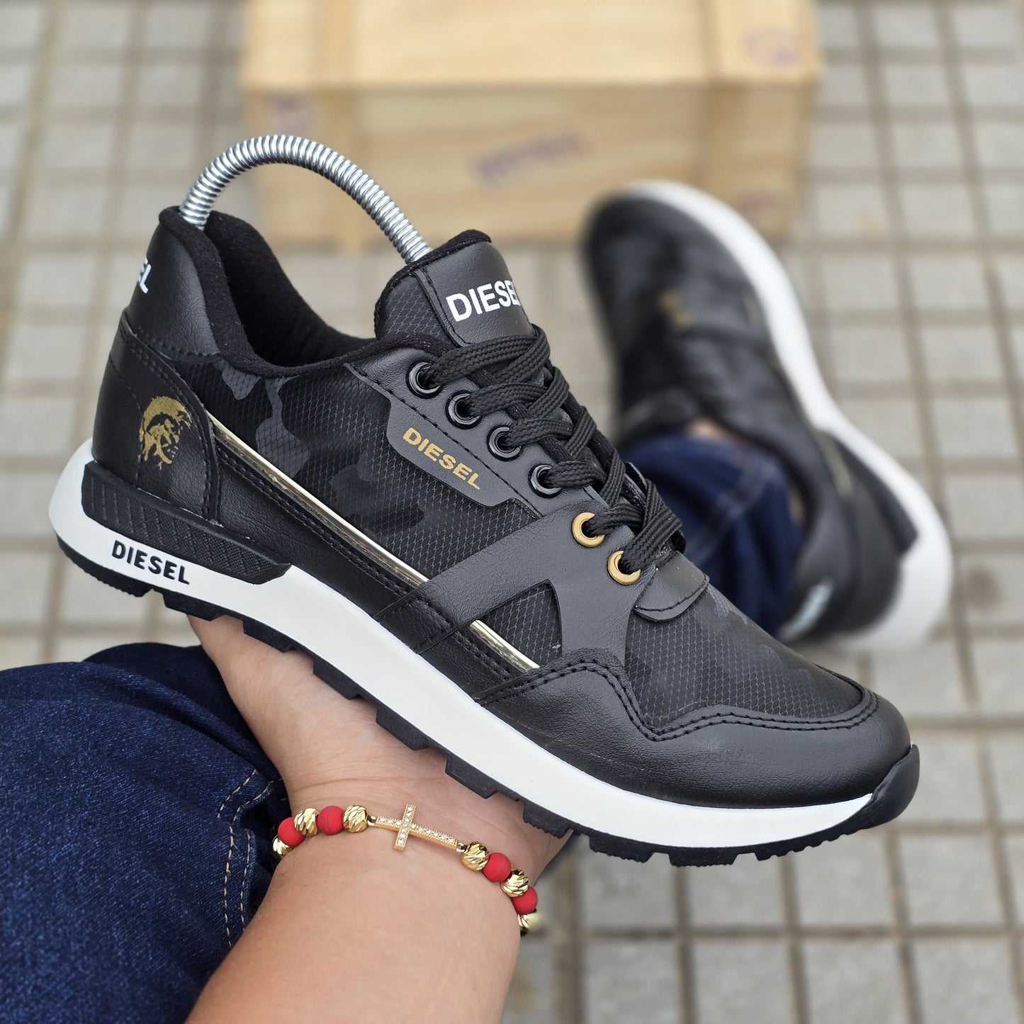 D1ESEL 2.0 CABALLERO ULTRALIVIANO + 3 PARES DE MEDIAS