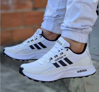ADIDAS DURAMO + MEDIAS